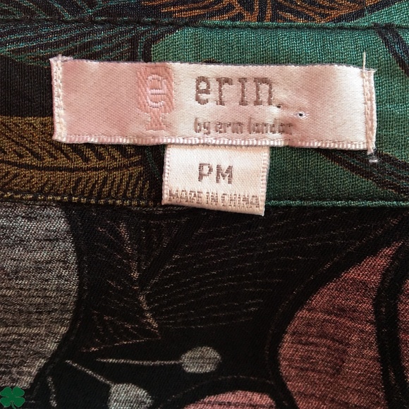 🎉HP🎉Erin London Button Down Carrier Top Size MP - Picture 5 of 8